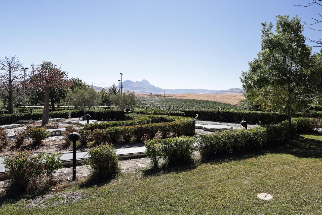 Agriturismo Tenute Pollara Roccamena Екстериор снимка