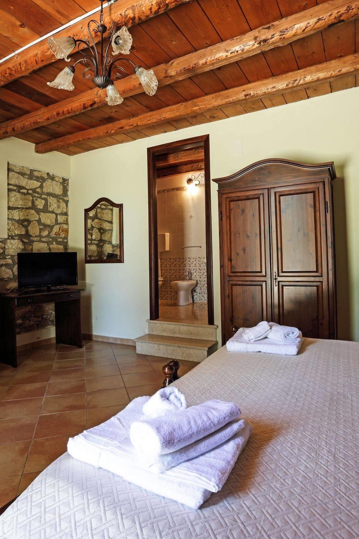 Agriturismo Tenute Pollara Roccamena Екстериор снимка